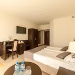 Elbrus & Wellness 3* 슈차이르크