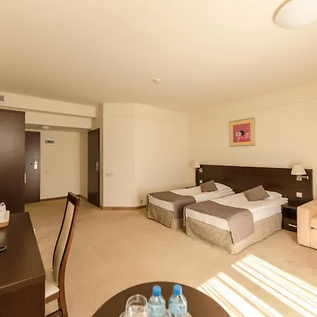 Elbrus & Wellness Hotel