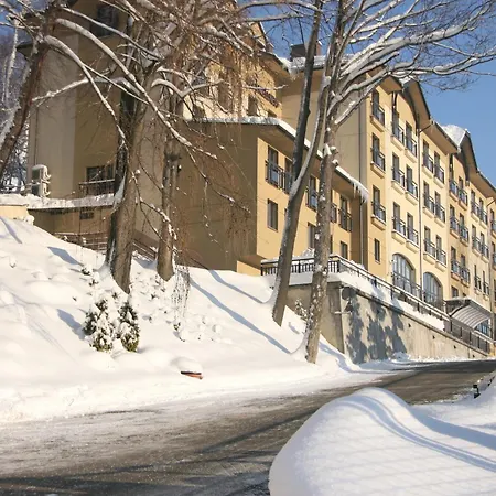 Elbrus & Wellness Готель Щирк