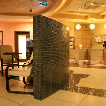 Hotel Elbrus & Wellness 3*