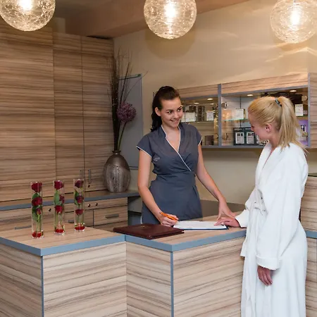 Elbrus & Wellness Hotel