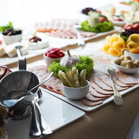 Elbrus & Wellness Hotel 3*