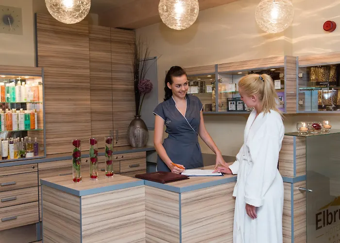 Elbrus & Wellness Hotel