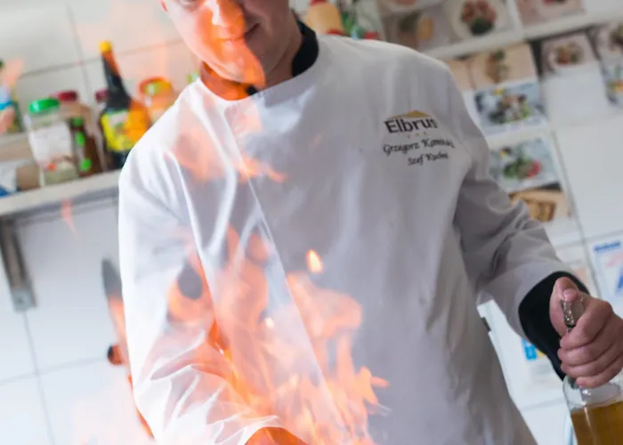 Elbrus & Wellness Hotel 3*