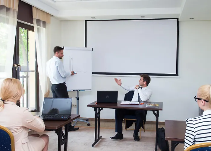 Elbrus & Wellness Hotel 3*